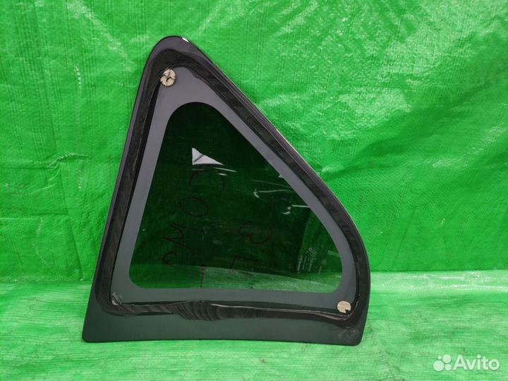 Стекло глухое прав. зад. Jeep Compass