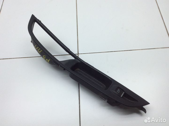 Кнопка стеклоподъемника пер правая Ford Focus 3