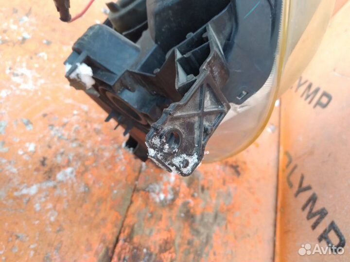 Фара правая Honda Stream RN1 D17A