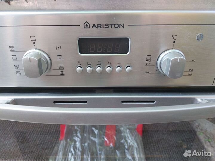 Духовой шкаф + варочная панель Hotpoint Ariston