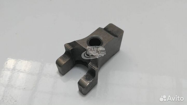 Кронштейн топливной форсунки isuzu 4HK1 NQR75 NPR7