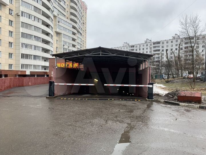 Машиноместо, 14 м²