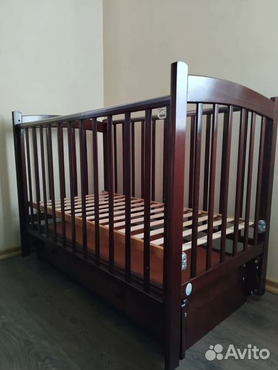 Детская кровать фирмы Лель