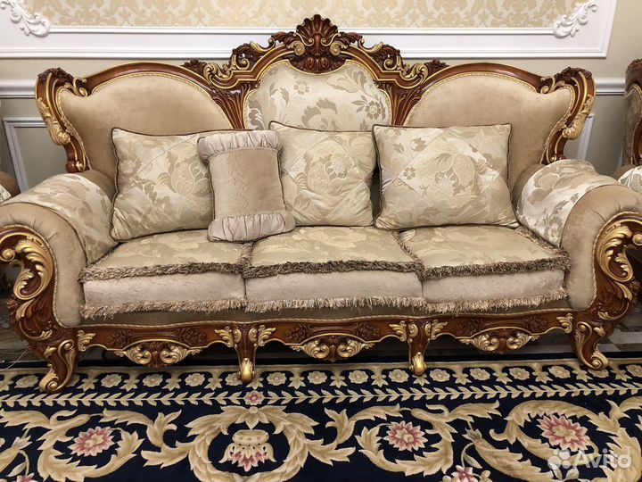 Холл.Азнаги