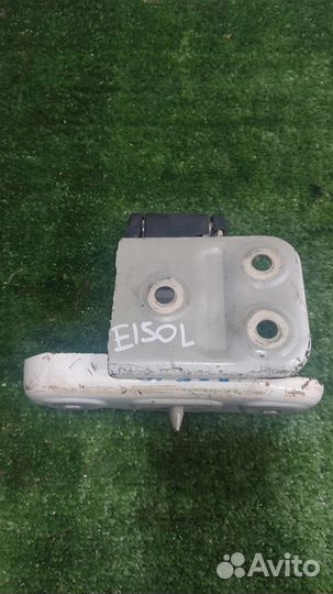 Петля двери левая Peugeot Expert 2010