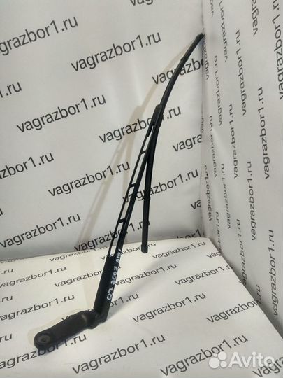 Поводок стеклоочистителя передний левый Audi Q7 (4