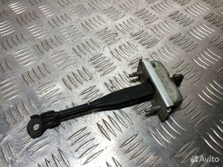 Ограничитель двери Chevrolet Cruze 2011 13255727