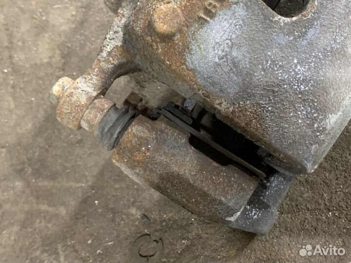 Суппорт передний левый KIA K5 DL3