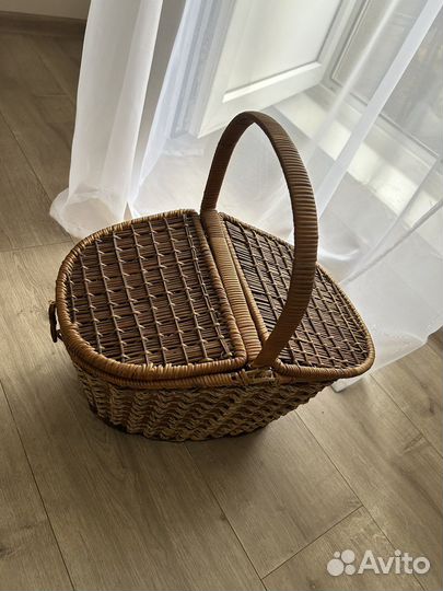 Корзина плетеная с крышкой