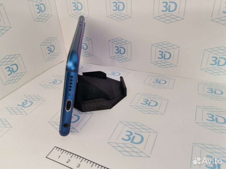 Подставка для телефона «Пирамида 3D»