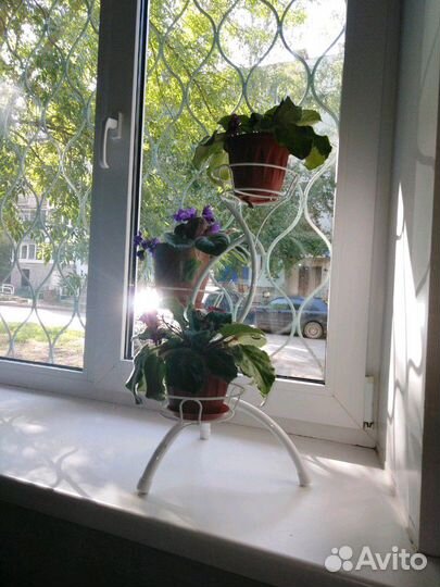 Стойка для цветов на 3 кашпо