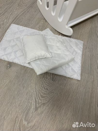 Детская кроватка для кукол