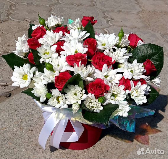 Композиция в коробке с Доставкой. Цветы по Уфе