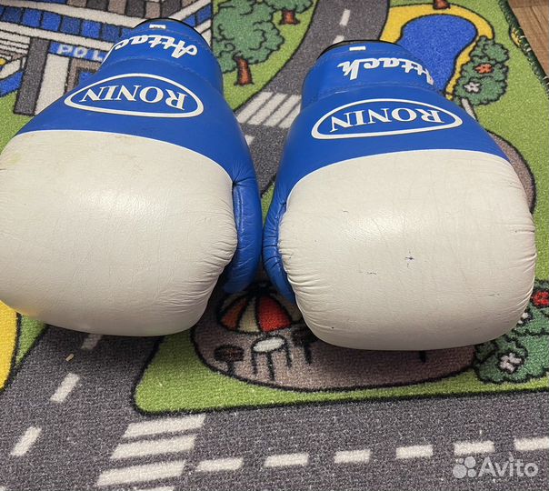 Боксерские перчатки