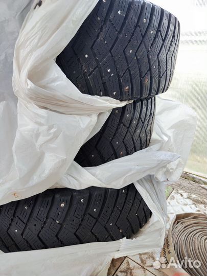 Goodyear Ultra Grip Ice Arctic 2 SUV 225/65 R17