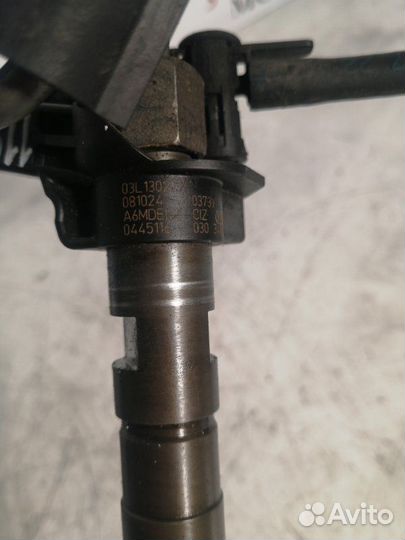 Форсунка топливная Volkswagen Passat CBA