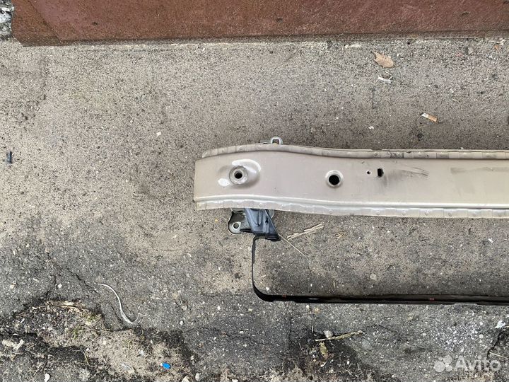 Усилитель переднего бампера Volvo C30