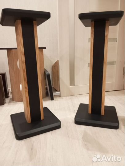 Стойки для полочной акустики