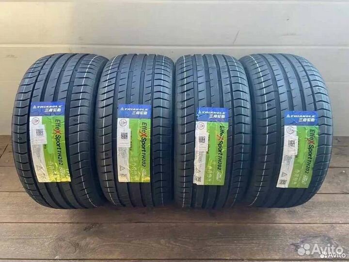 Triangle EffeXSport TH202 235/55 R19 105W