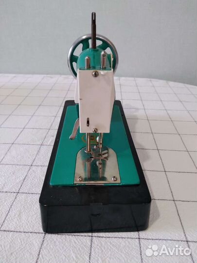 Швейная машинка детская игрушка СССР зеленая