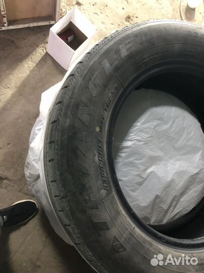 Yokohama 104ZR 235/65 R17