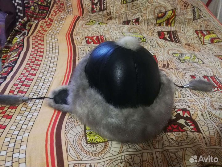 Шапка кожаная