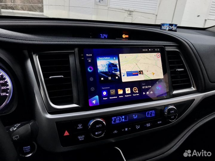 Магнитола Toyota Highlander 3