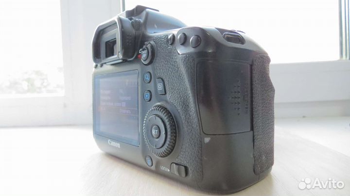 Зеркальный фотоаппарат canon 6d