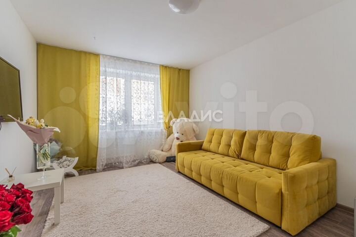 2-к. квартира, 53 м², 1/12 эт.