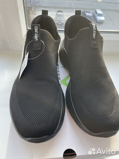 Кроссовки мужские новые 43 размера