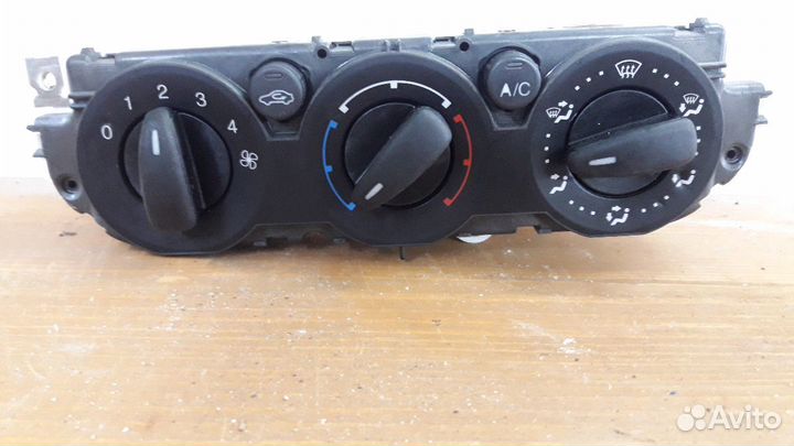 Блок климат-контроля Ford Focus 2