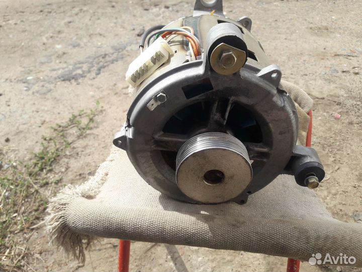 Двигататель стиральной машины Ariston