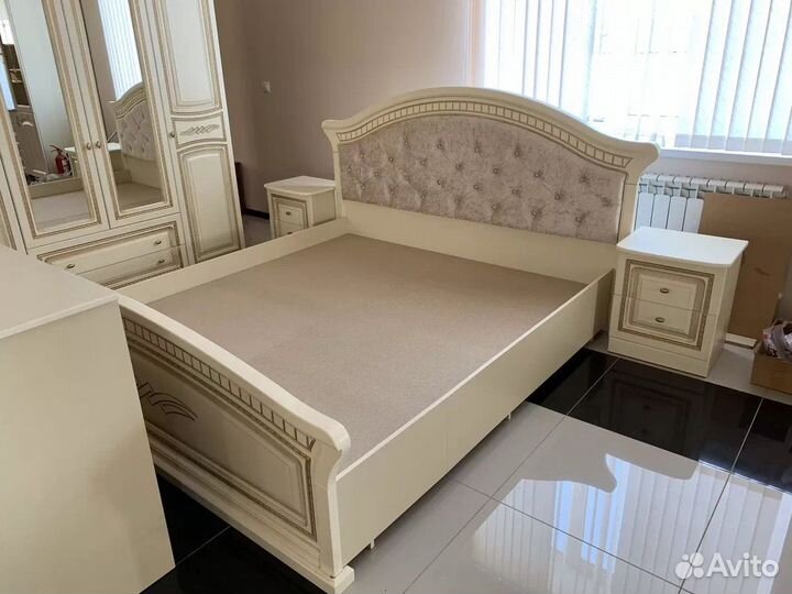 Спальный гарнитур