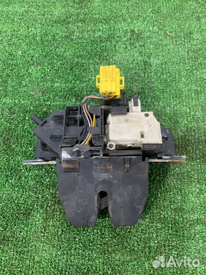 Замок багажника Opel Vectra седан Z18XE 2005