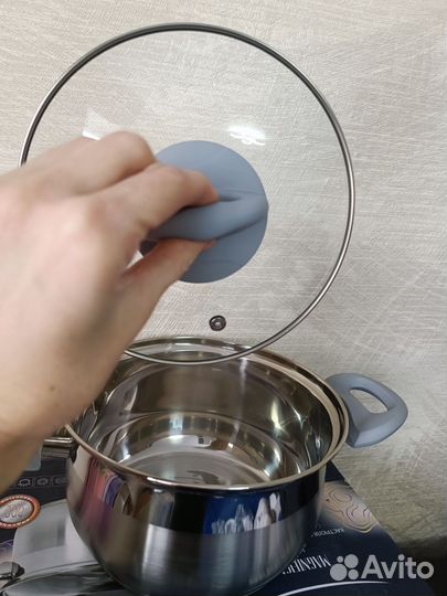 Кастрюля со стеклянной крышкой 2,6 литра новая