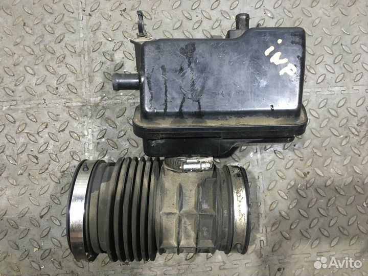 Резонатор воздушного фильтра + патрубок