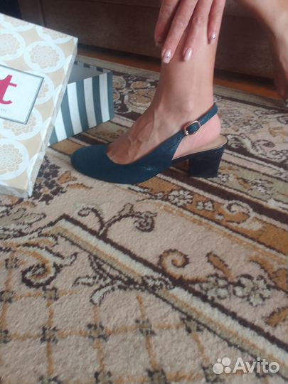 Новые открытые туфли,босоножки 37 раз. Натуральные