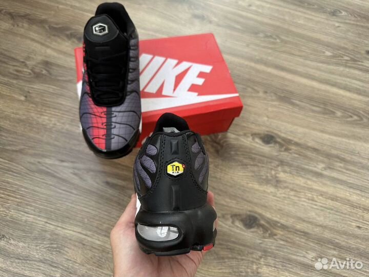 Кроссовки унисекс Nike Air Max TN Plus