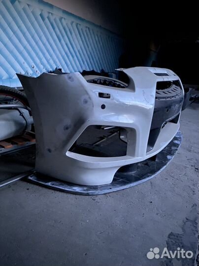 Передний Бампер со сплиттером на nissan GT-R r35