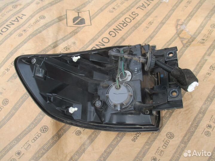 Фонарь задний наружный левый Nissan Patrol Y62