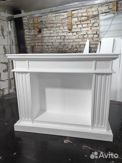 Камин декоративный из качественного пенопласта