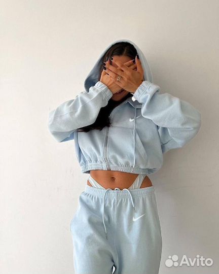Спортивный костюм женский