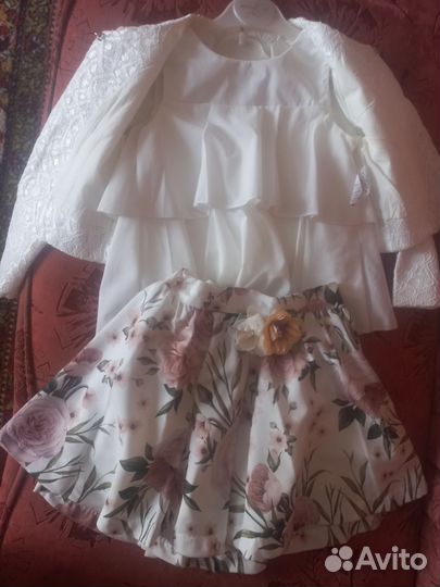 Костюм нарядный на девочку