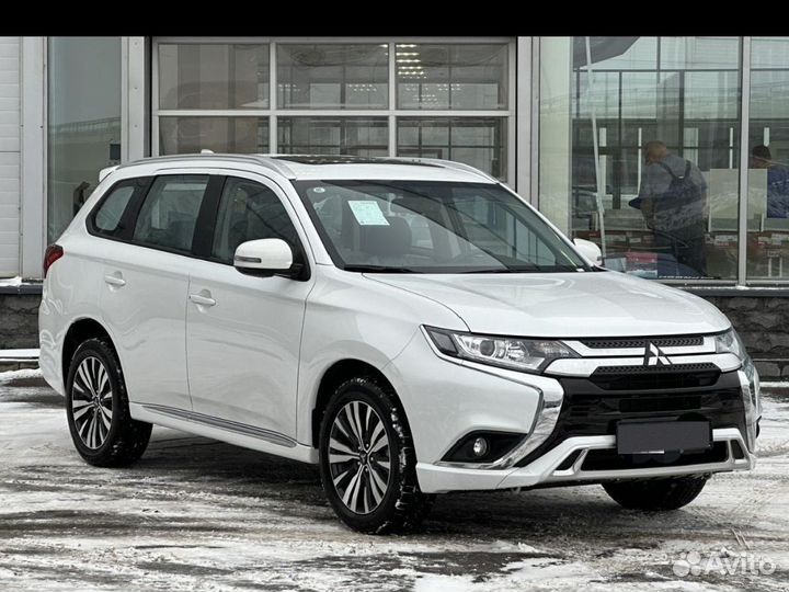 Mitsubishi Outlander 2.0 CVT, 2022, 20 000 км