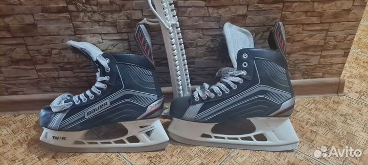 Хоккейные коньки Bauer 45 размер