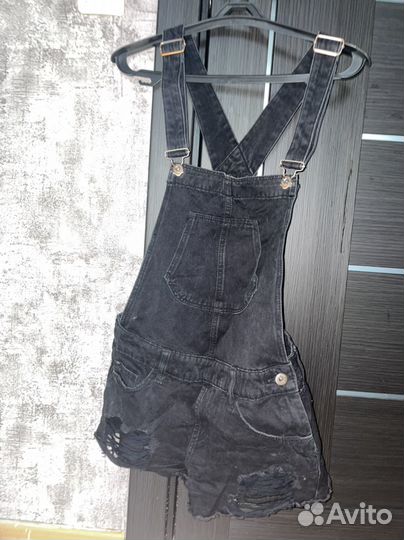 Комбинезон черный с шортами cropp