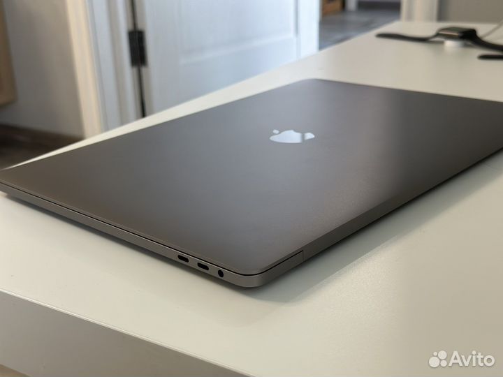 Apple MacBook Pro 16