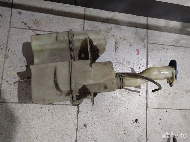 Бачок омывателя Volvo S80