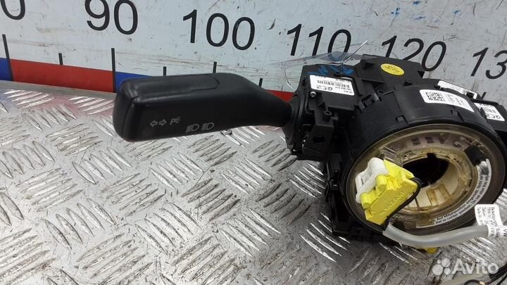 Переключатель поворотов подрулевой Skoda Octavia