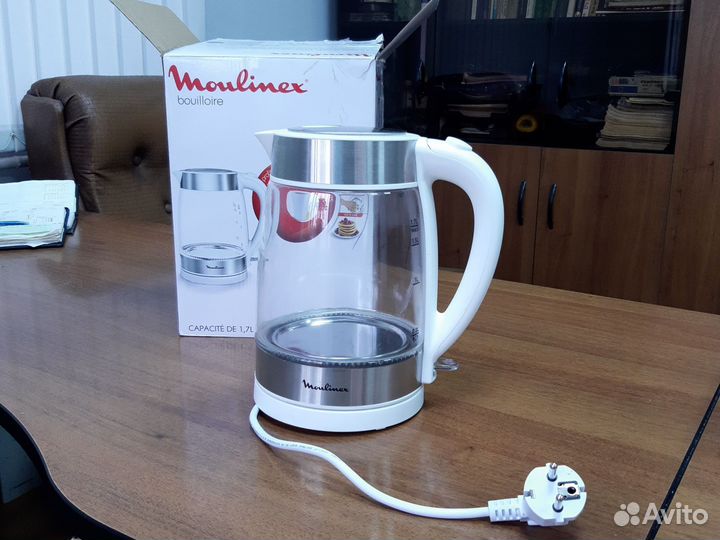 Чайник электрический новый,с гарантией